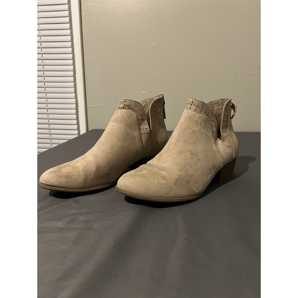 Arizona Jean‎ Co Women Tan Faux Suede Perforated Ankle Booties Size 8.5 Taupe
